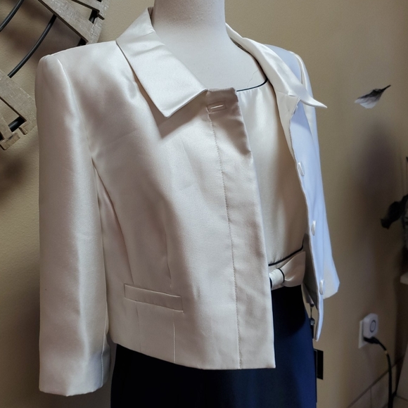 New Tahari 2 Piece Set - Picture 5 of 12